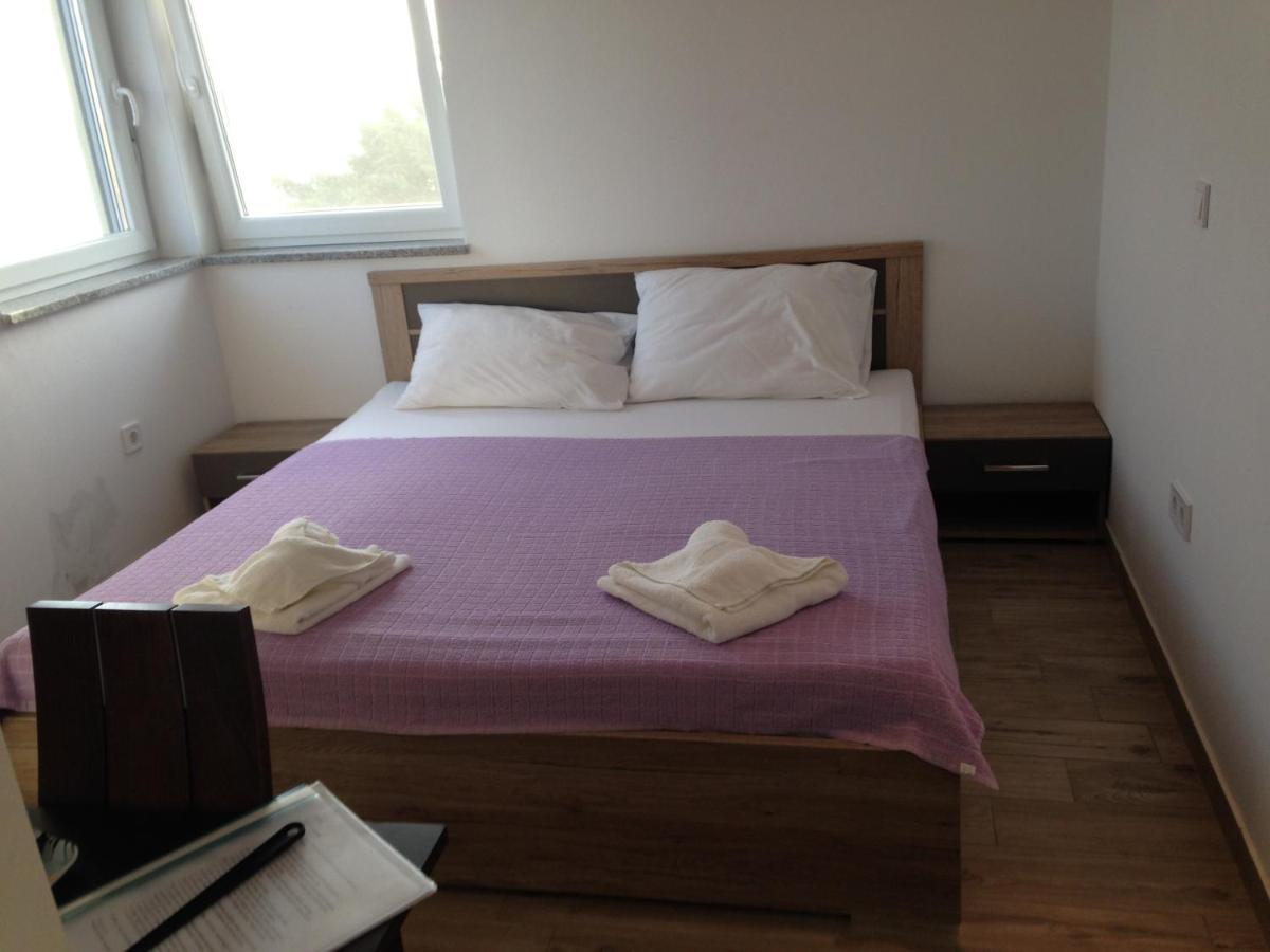 Guesthouse Bencun Medulin Exteriör bild