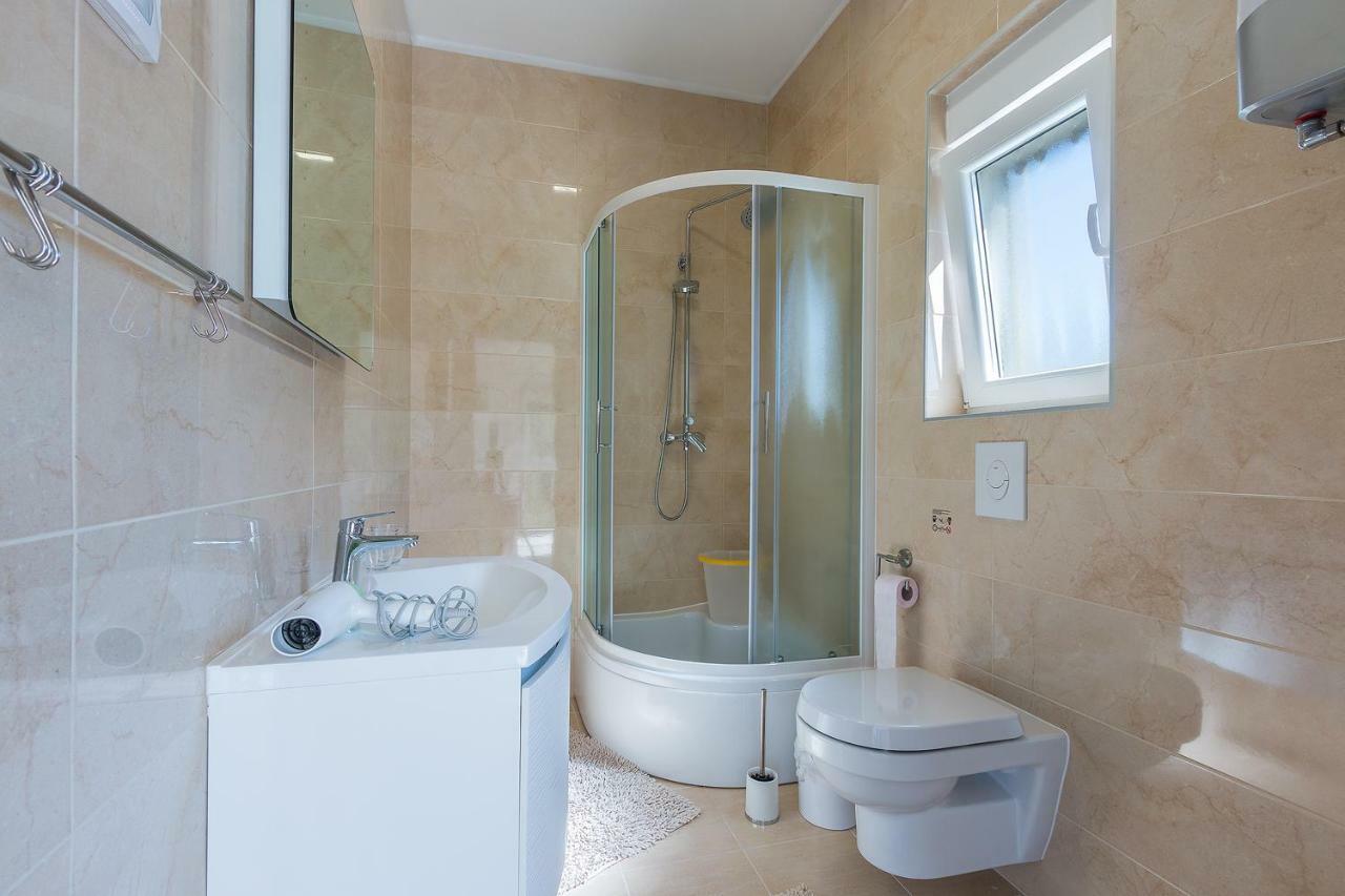 Guesthouse Bencun Medulin Exteriör bild
